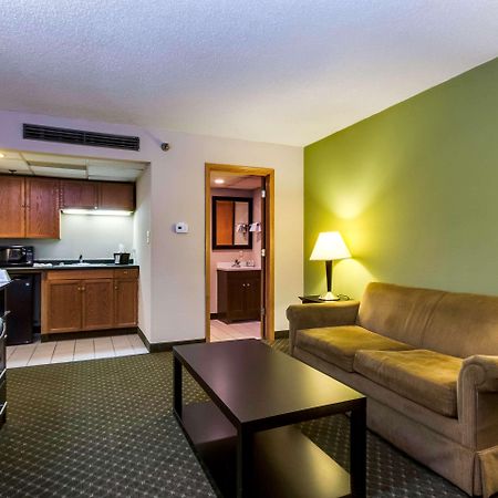 Quality Inn & Suites Moline - Quad Cities Eksteriør bilde