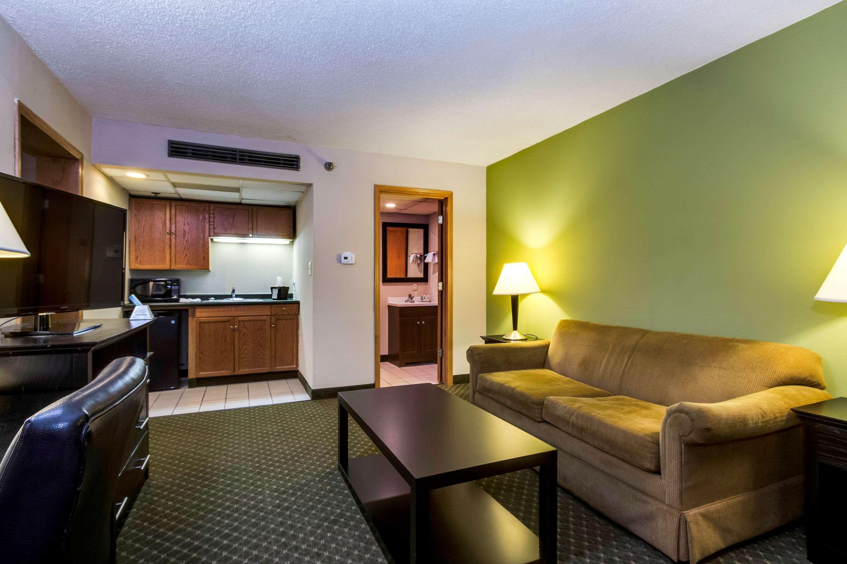 Quality Inn & Suites Moline - Quad Cities Eksteriør bilde