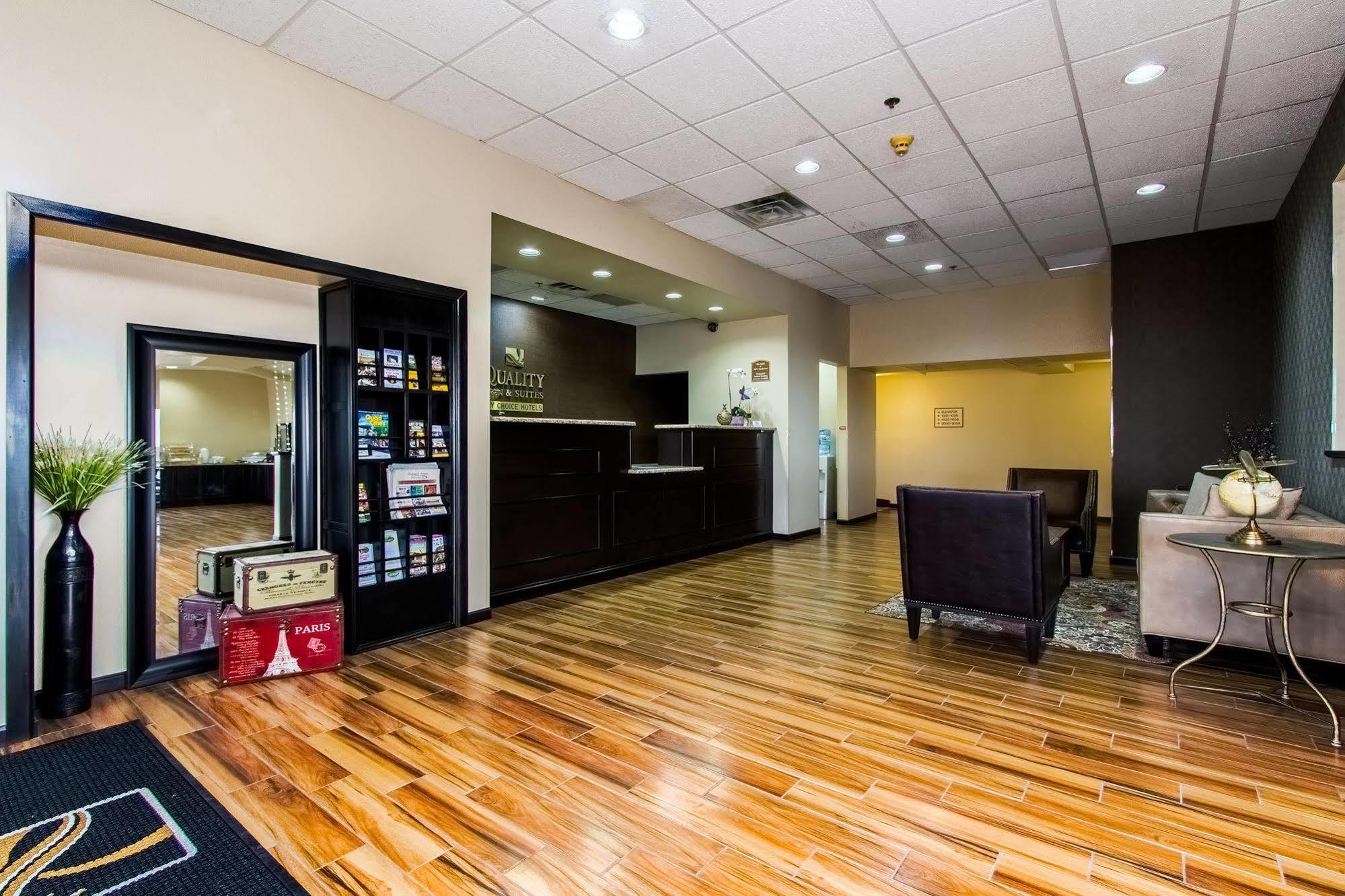 Quality Inn & Suites Moline - Quad Cities Eksteriør bilde