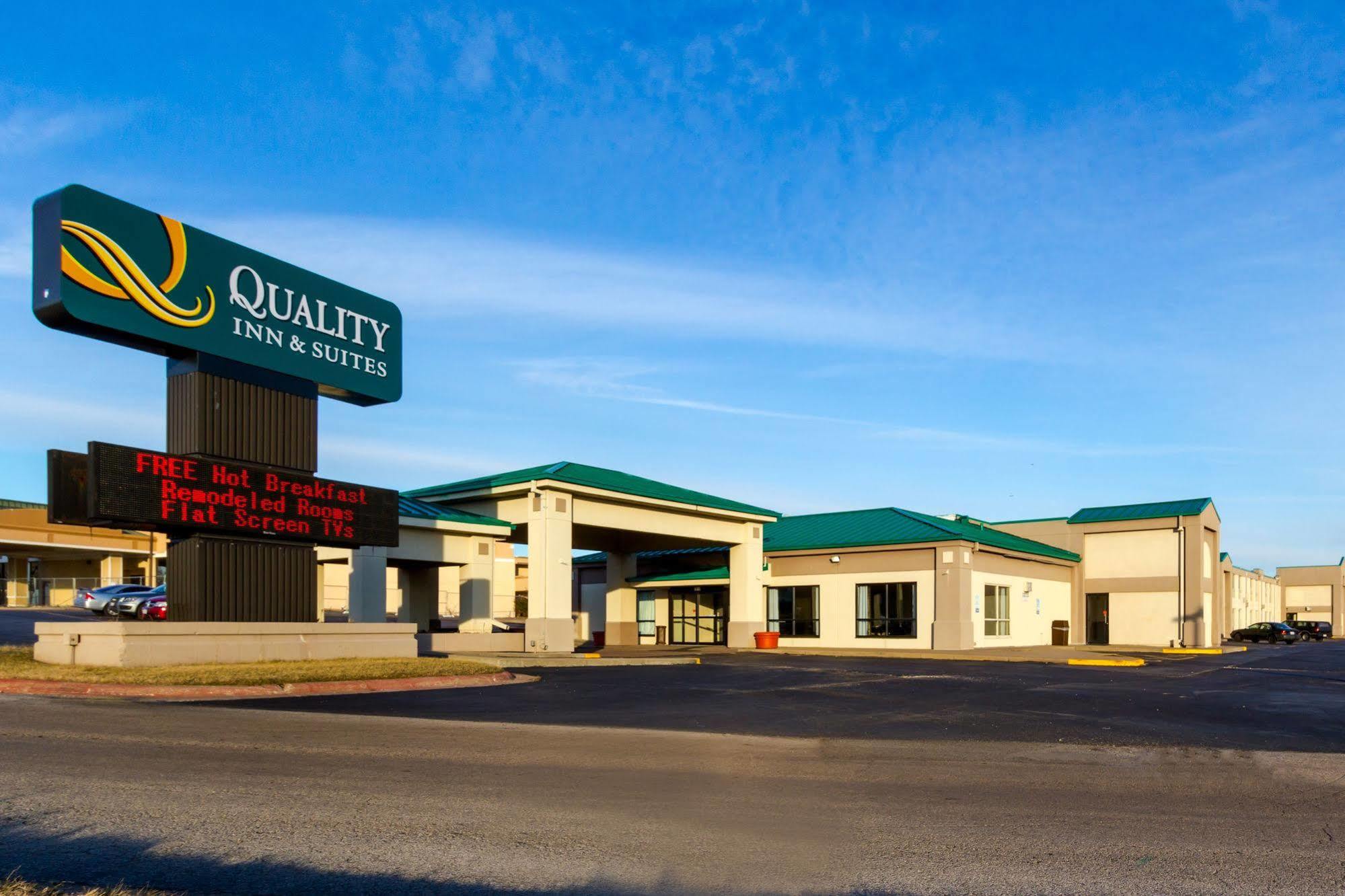 Quality Inn & Suites Moline - Quad Cities Eksteriør bilde
